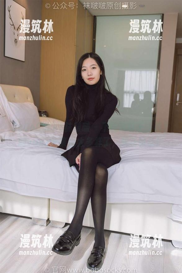 BoBoSocks袜啵啵-稚予 BoBoSocks袜啵啵 - 不止是鞋子,稚予的vans合集也太多样了,眼花缭乱!