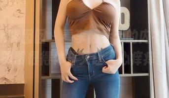 Feilin嗲囡囡 – 看李筱乔jo的内衣写真，明明很得体却又让人心痒痒。