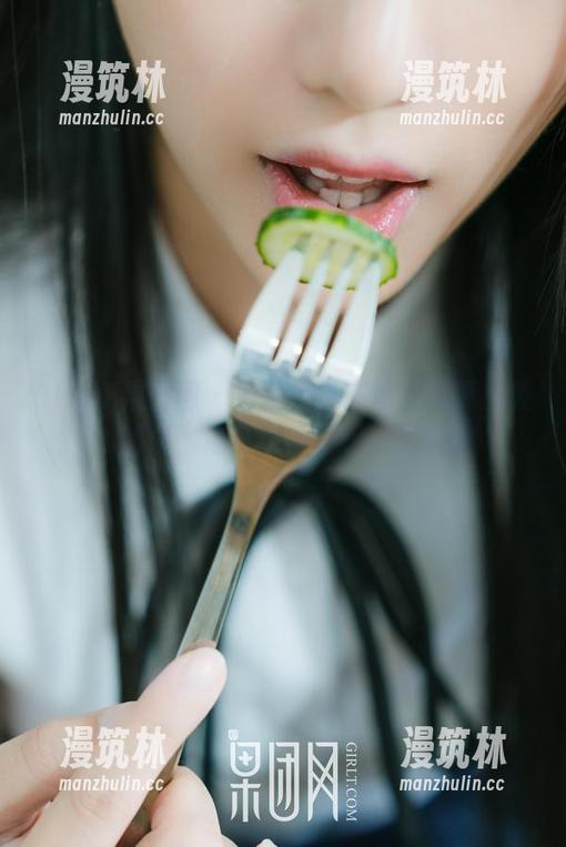 GIRLT果团网 - 看莫雅淇在瑜伽中更新柔韧度，连身材都不想放过！
