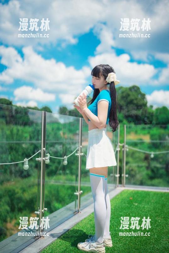 在这圣诞季节，Jenny(정제니)带来了[DJAWA]套图，你敢相信这是同一位博主？太神奇了。