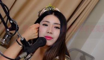 PANS – 图片里的小倩，套装让她更完美了