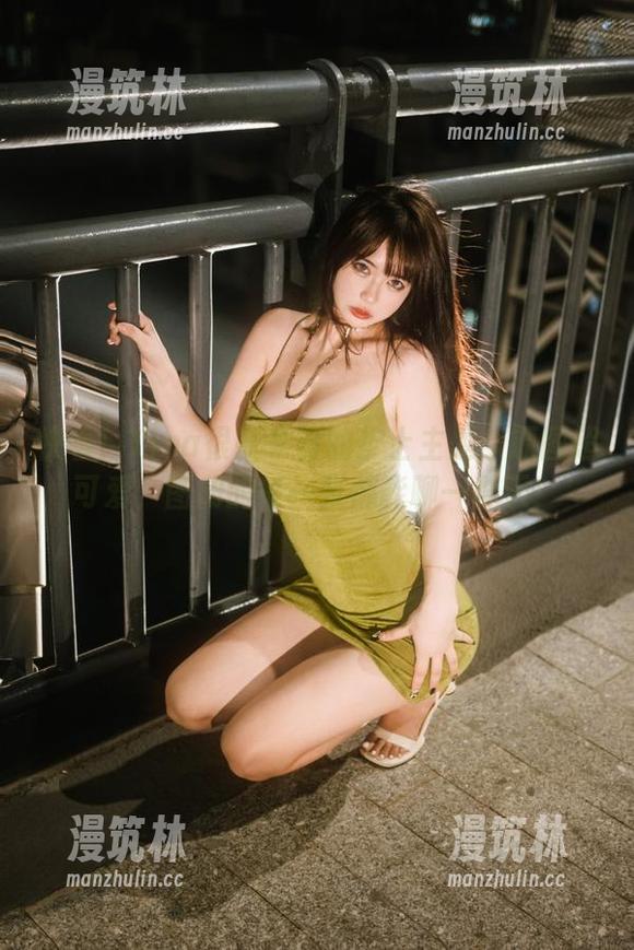 快看！Tina很妖孽呀的护士主题：原图超可爱，图册的每一张都能聊一整天！