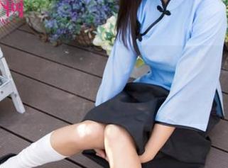 UGirls尤果网 – 更新了，乔依琳红裙合集！我这里可是开了个小派对。