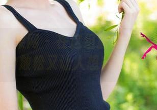UGirls尤果网 – 在这组唐溪若白衬衫私拍里，有种放松又让人想多想的资源气息