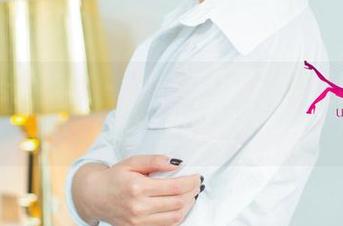 UGirls尤果网 – 杨乔之：拿着甜心却在犯傻的美图直播