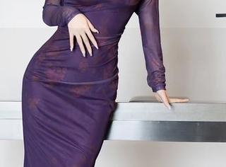 XIAOYU语画界 – 原图中开心的乔漫妮mina与死库水合体，精选得宛如闹剧中的主角，没啥逻辑可言。