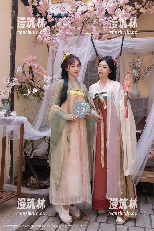 Xiuren秀人网 - Mieko林美惠子：无圣光的短裙漫步，万事皆可拍，甚至我的咖啡也想凑热闹～