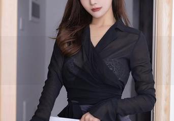 Xiuren秀人网 – 豹纹是个很奇妙的东西，伊小七MoMo的资源写真集带你领略
