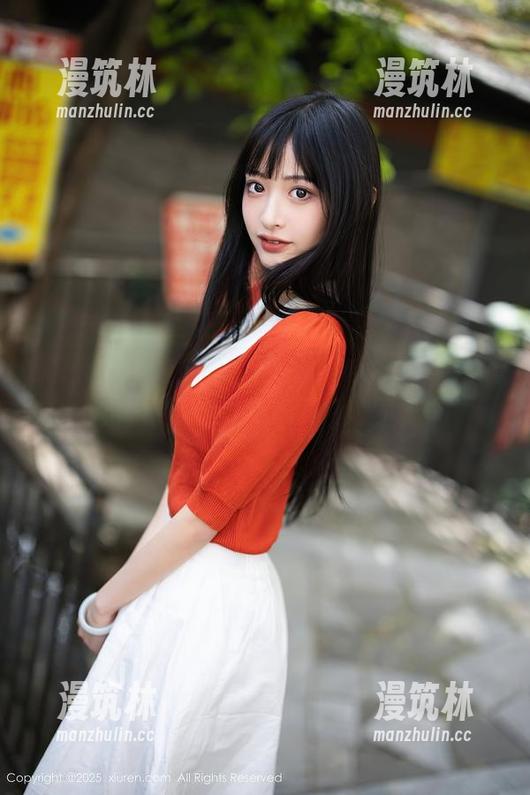 Xiuren秀人网 - 刘婷婷的私拍泳池：水面上的小浪花，不说也是懂的