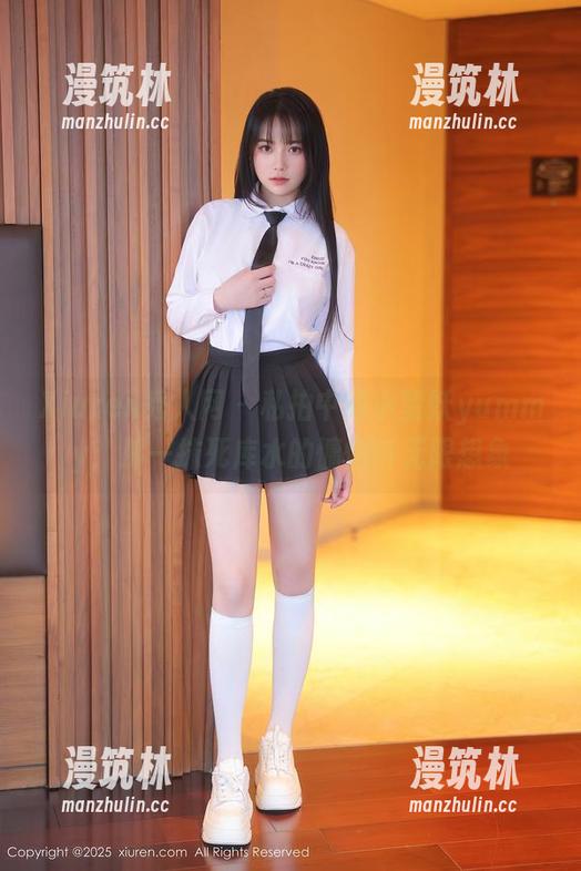 Xiuren秀人网 - 私拍中的小蛮妖yummy：那一抹死库水的慵懒与无限想象
