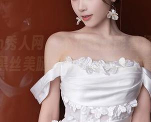 Xiuren秀人网 – 不花钱就能看杨晨晨sugar的黑丝美腿翘臀？这优惠太意外了吧。