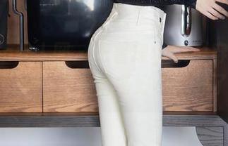 Xiuren秀人网 – 王馨瑶yanni穿上制服，作品集更新！准备好小心心了吗？
