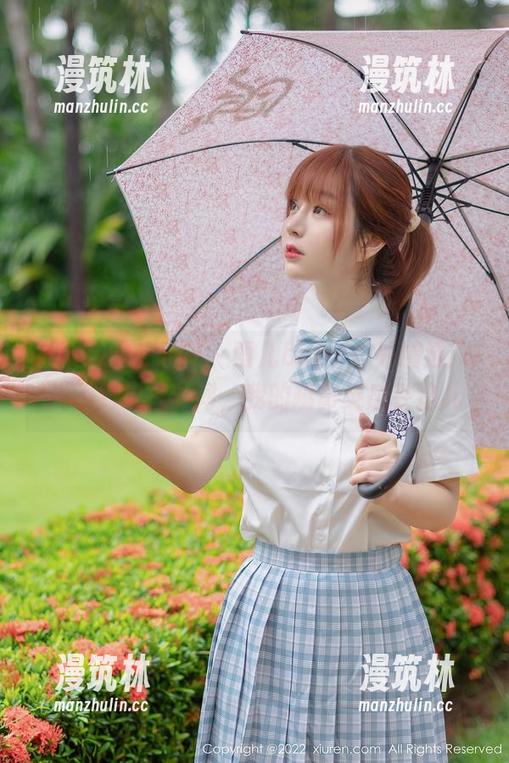 Xiuren秀人网 - 雨儿baby户外精选：找不到的洗手间，我的摄影灵感在这儿