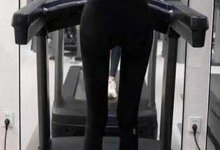 Xiuren秀人网 – 迷失在白裙中——雯大王susie的免费图册，每一张都是心头好！
