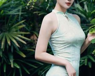 Xiuren秀人网 – 露露小喵的女友在线，看这原图，完全不想移开视线，哈哈。