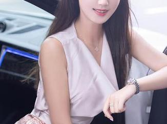 Xiuren秀人网 – 浴室写真大揭秘！麦琪绫冰激淋带你看图包里的水泡和红唇？