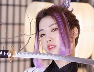 写真照片合集：Yebin(전예빈)在办公室，就像一股清流，打破无聊。