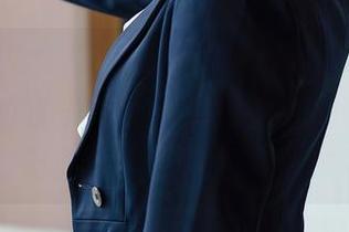 YouMi尤蜜荟 – 校服和青春的碰撞，Lucky沈欢欣的美图、照片，里面夹杂着的窘迫和直击心底的渴望。