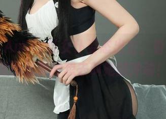 丽柜 – Amily以女仆姿态出击，看到这些美图我有种想去叫她的冲动！