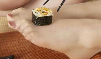 丽柜 – 谁说香丝汉堡不可食？苏黎图集里正在寿命中见证美。