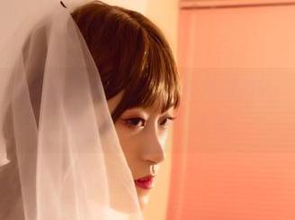 北哥完全OK的花嫁全套——网友们说是婚礼，实际上是“披婚纱的速写”哈哈