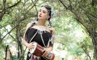 微密圈 – 古阿扎的女神写真太撩了，边看边想，下载能拯救我吗？