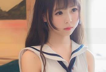 白色软绵绵的向小圆，美图下的另一个她