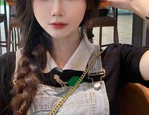 重返校园？大肉丸Amiee的校服私拍带你见识另类‘青春’