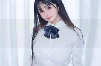 失眠小宁高清摄影，护士装扮下的小小反差萌很有趣。