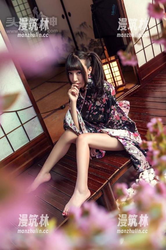 头条女神-乔安 头条女神 - 乔安的甜心图包:要脸不要心,下载自便吧!