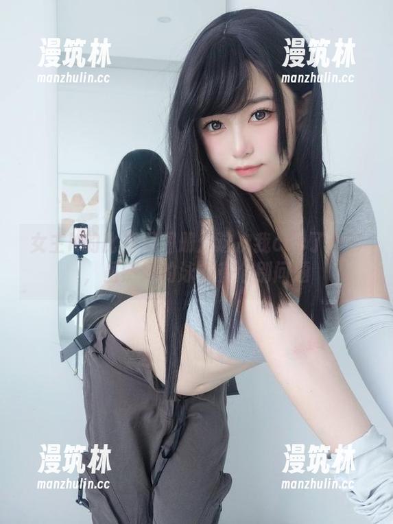 女主K的比基尼图册：这次我cos了自己，虽然她的泳衣有个别问题