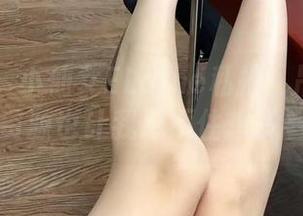 微密圈 – 小仙女ELaine私拍：吊带如是，她的资源也让我忍不住想多看两眼！