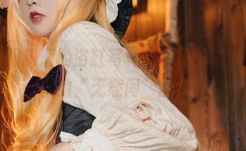 哦，小和甜酒的浴缸写真，水里的滤镜，妥妥的“无意间”的美