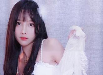 最新图包曝光，难以想象的小小奶瓶儿双马尾制服，剧情加长，脑补停不下来