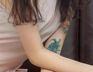 尤果网 – 在线嗨翻泳池，安柔的原图恰到好处的清凉感，不会晒伤！