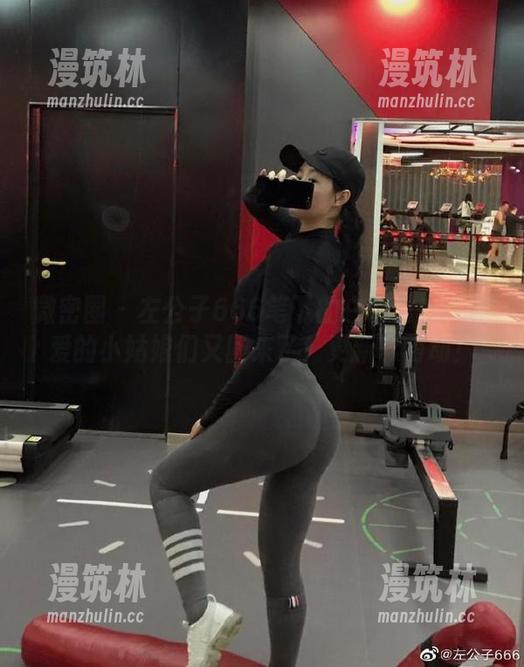 微密圈 - 左公子666笔下的白色诱惑：亲爱的小姑娘们又回来了！更新已萌动！
