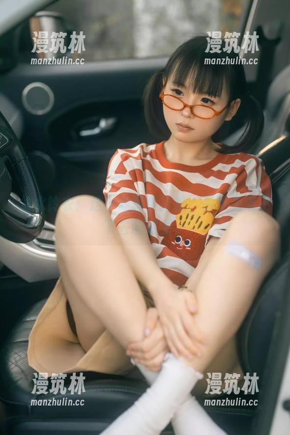 幼水铃衣：这小鹿真会打扮，图集里混不下去的资源。
