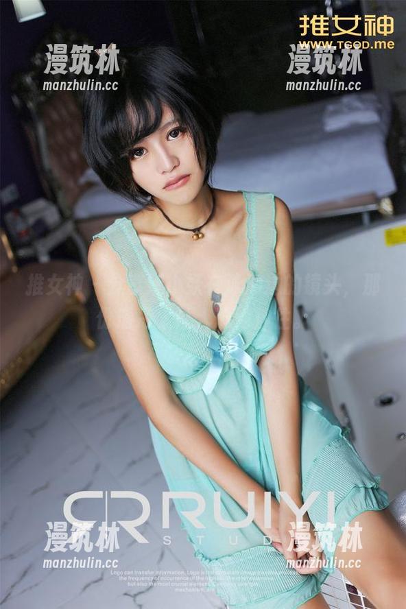 推女神-妮小妖 推女神 - 分享妮小妖在泳池边的镜头,那份清凉太让人心驰神往。