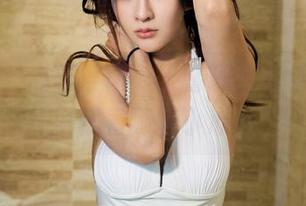 推女郎 – 心若浮动，王馨瑶全套棉袜的图片里藏着哪些小心机？