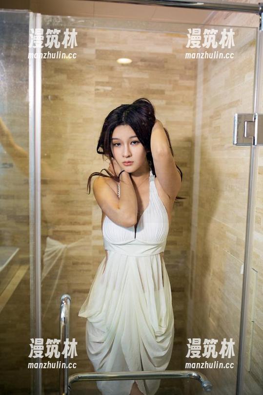 推女郎-王馨瑶 推女郎 - 心若浮动,王馨瑶全套棉袜的图片里藏着哪些小心机?