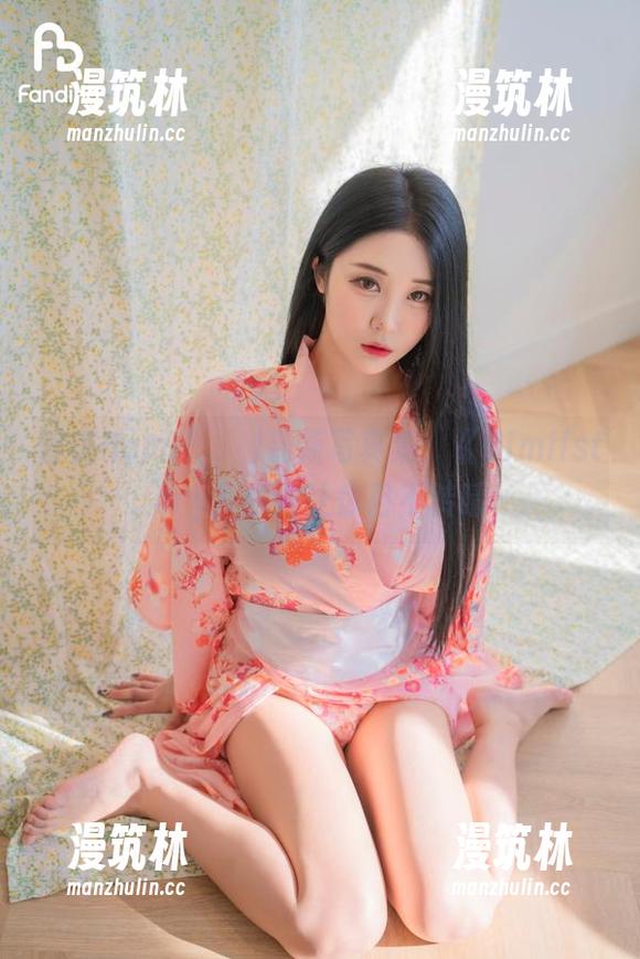 普美Bomi(보미)最新写真集，《Bimilstory》白到让你目不转睛
