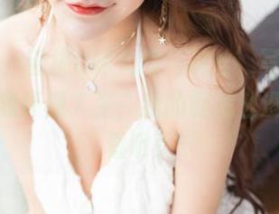 果团网 – 蜜桃Q妹儿的‘灰丝’写真集，高清得我怀疑人生，我的腿怎么没这么好看呢？