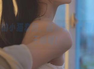 桜桃喵的小猫套图，画外音：这到底是在干嘛呀！