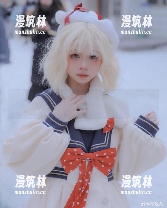清青琴玖 清青琴玖的无圣光作品:花在水面上打个盹