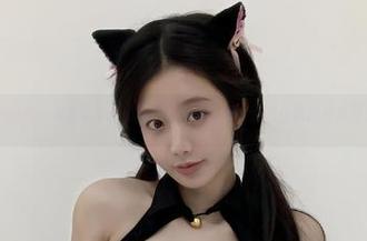 微密圈 – 火龙果羊与小野猫：时而戏谑，时而优雅的写真图集