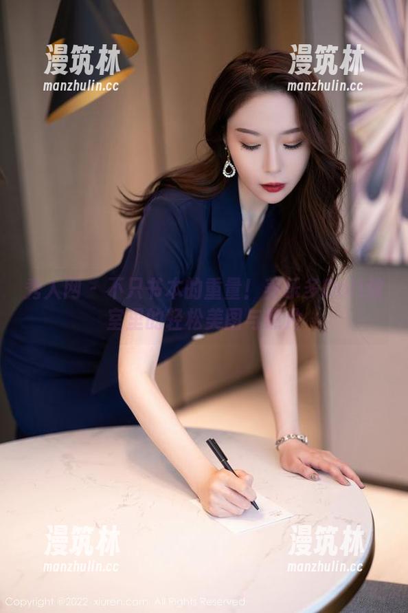 秀人网-养乐多Doll 秀人网 - 不只书本的重量!养乐多Doll教室里的轻松美图与照片