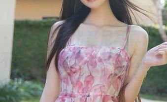 秀人网 – 刘娅希的比基尼写真：我的钱包不认识的夏天就藏在这里！