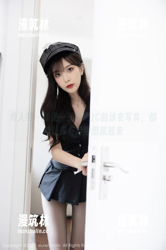 秀人网 - 随便一张娇喘JC的泳衣写真，都能让我窘迫得想藏起来
