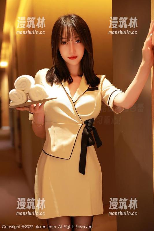 秀人网 - 跳出框框，白露小猪的高清芭蕾练功房分享，顺便练习重心！