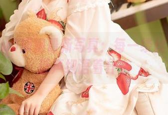 穆零Mu0旗袍最新写真：每一缕丝线都在低声细语着什么
